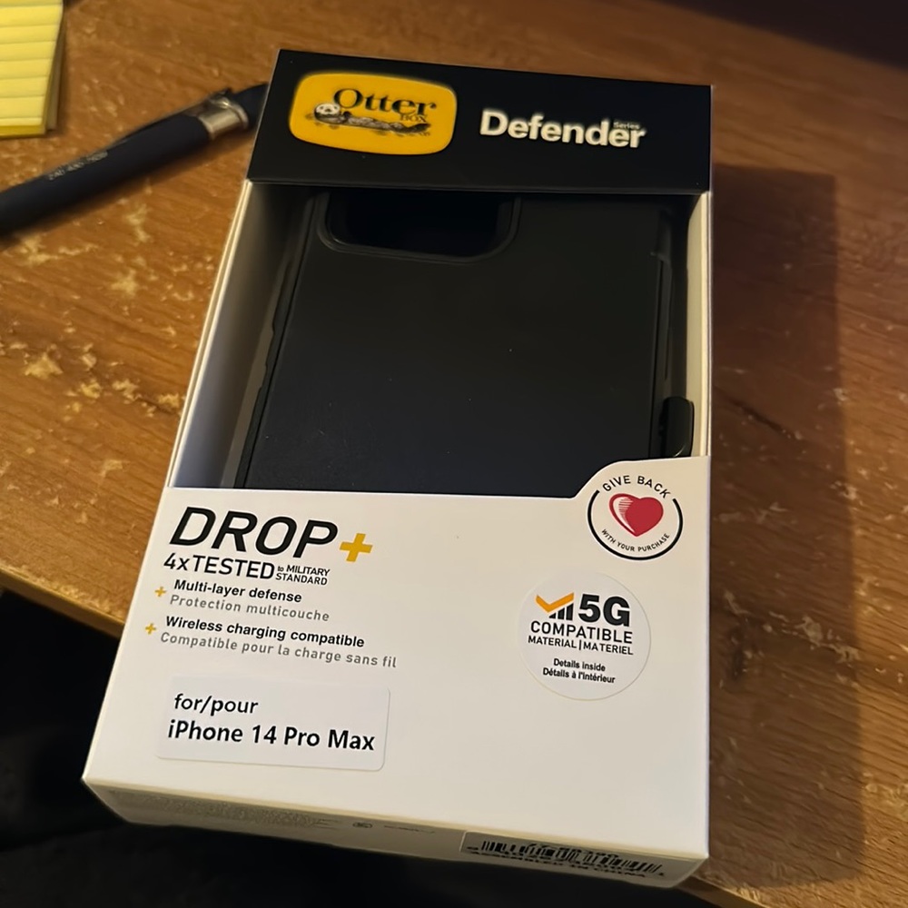 Otterbox defender iphone 14 pro max